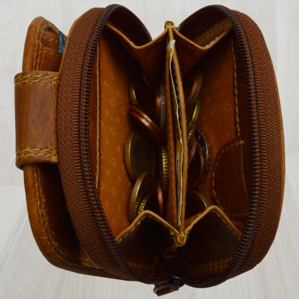 Elegante kleinere Damen Leder Geldbörse in halbrund mit RFID Schutz (hellbraun)